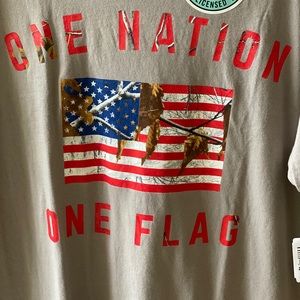 Realtree One Nation One Flag T-shirt New